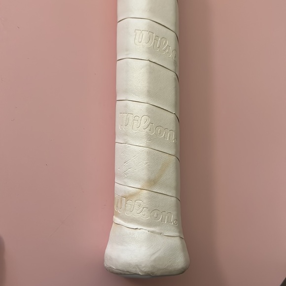 WILSON tennis racket & balls - Picture 5 of 7